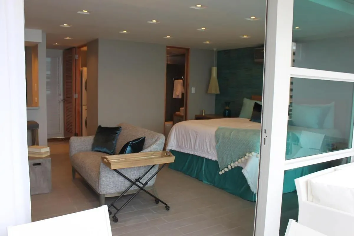 Enchanted 17 Jewel Beachfront Luquillo -Pool 0*,